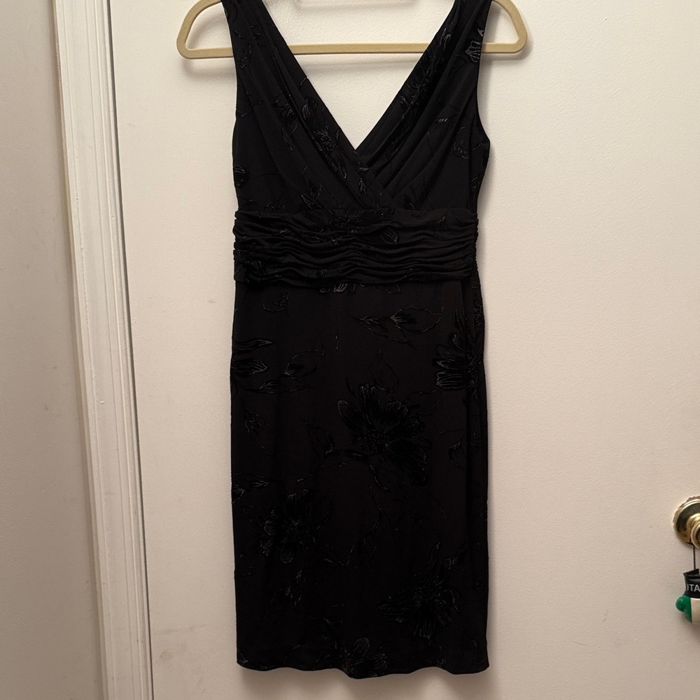 Elegant Black Sleeveless Dress